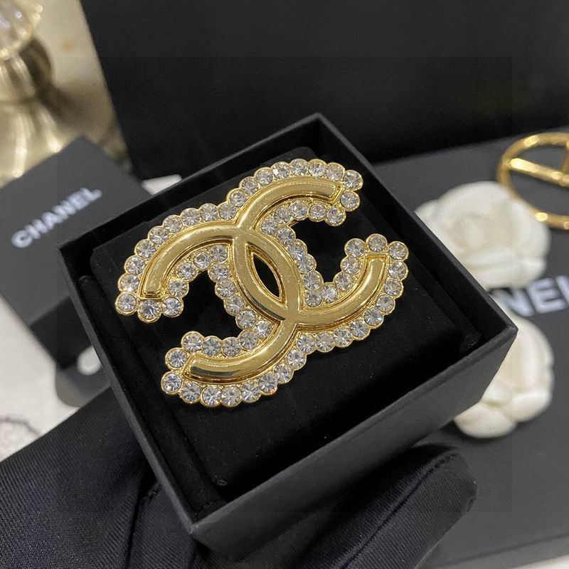 Chanel Brooch 1lyx104